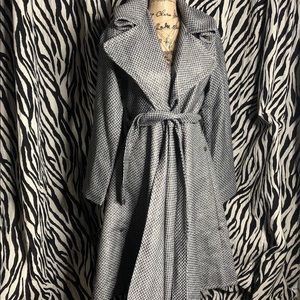 Never Worn, Cute b&w Trench Coat. Size L